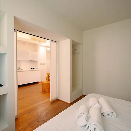 - Urban Retreat 우르비노